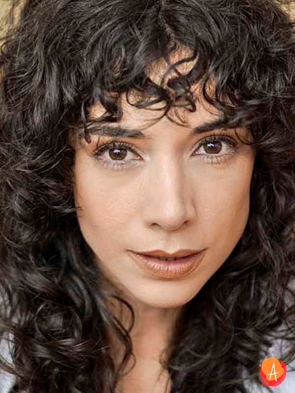 Estefany Escobar 12