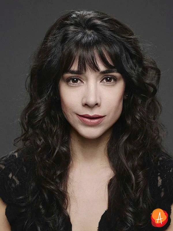 Estefany Escobar (3)