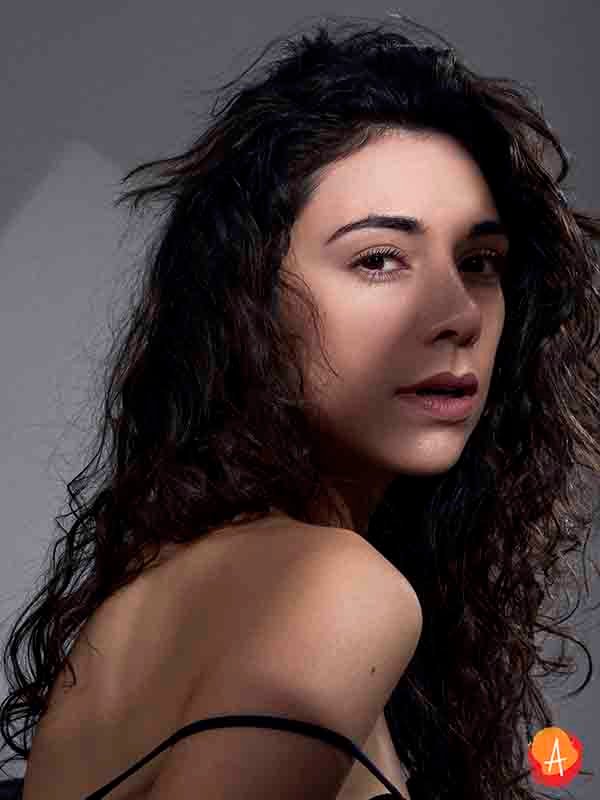 Estefany Escobar 7