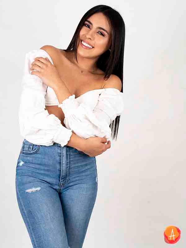 Juliana Sierra 8