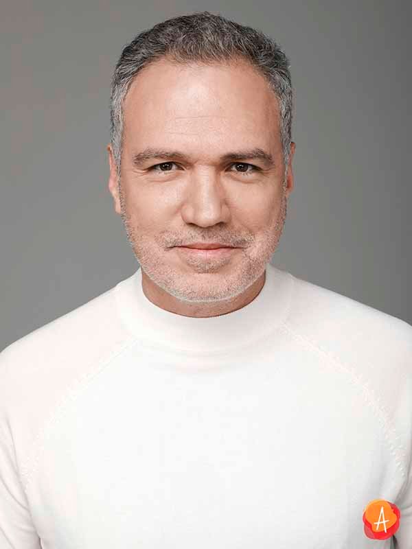 Salvador Del Solar 4
