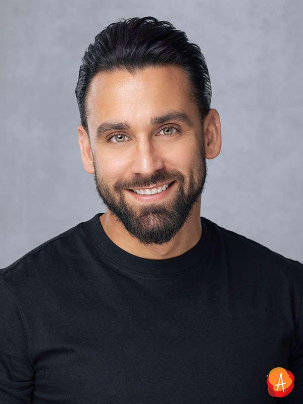 Nathan Román 4